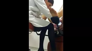 பொன்னிறம் பாலினத்துடன் செல்லுலைட்டை இழக்கிறது. முதல் காமம்