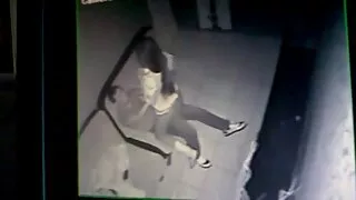 லெஸ்பியன் பெண் கீழ்ப்படிய விரும்புகிறார். காம உணர்ச்சி