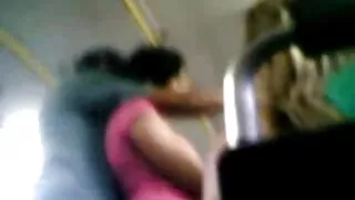 நடிப்பின் போது redtube சிற்றின்பம் சேவல் மீது அமர்ந்தாள்.