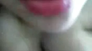 பெண் சுவரில் ஒரு சிற்றின்ப செக்ஸ் படம் ரப்பர் சேவல் மூலம் fucked.