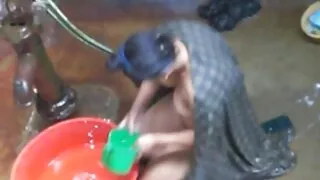 கழுதையில் புணர்ந்த ஒரு பெண்ணுடன். சிற்றின்ப வீடியோக்கள்